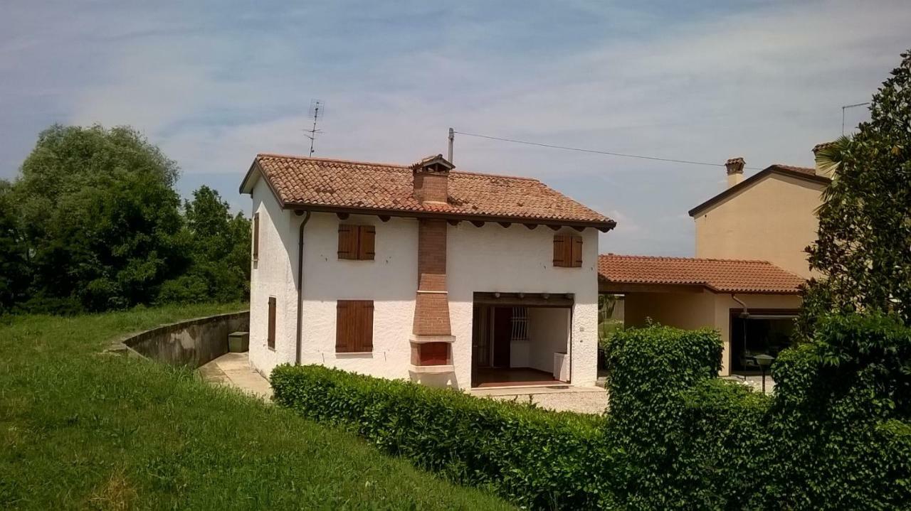 La Campagnola - Casa Vacanze Торрі-ді-Куартезоло Екстер'єр фото